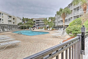 Walk to Ocean Myrtle Beach Condo with Screened Deck